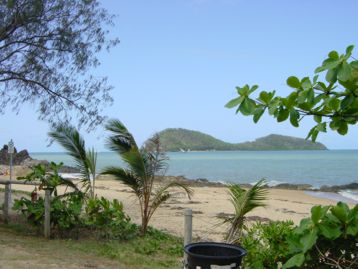 Blick vom Strand aufs Meer