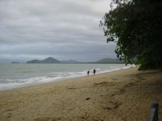 Der Strand direkt vor unserem Hotel