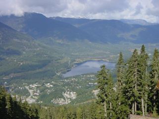 Blick ins Tal auf Whistler Village