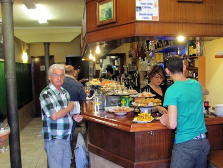 einer der vielen Pintxos Lden